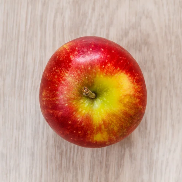 Червоне яблуко вид зверху — стокове фото