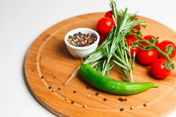 Cherry rajčátky, zázvorem a chilli pepř — Stock fotografie