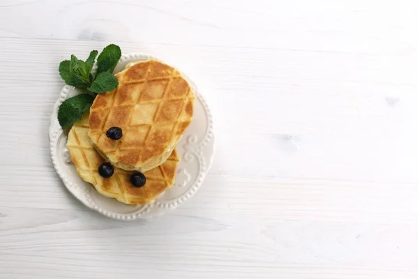 Waffles with cottage cheese, blueberries and mint — Stock Photo, Image