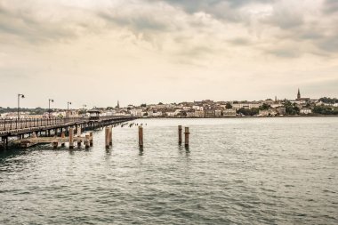 Ryde, Wight Adası 'nın güzel manzarası, Ryde' nin gezip görebileceğiniz ve yapabileceğiniz bir sürü başka şey ile birlikte butik dükkanları, müzeler ve galerilerden oluşan harika bir koleksiyonu var..