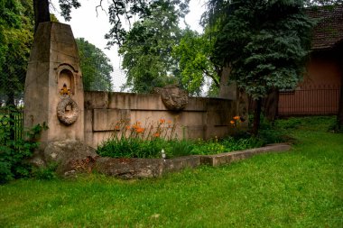 Polonya 'daki eski tarihi mezarlık