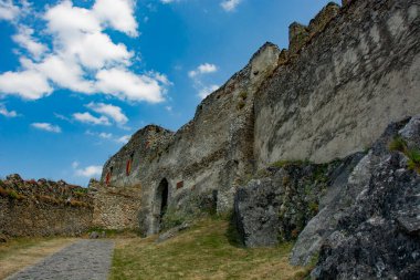 Slovakya 'daki eski şato