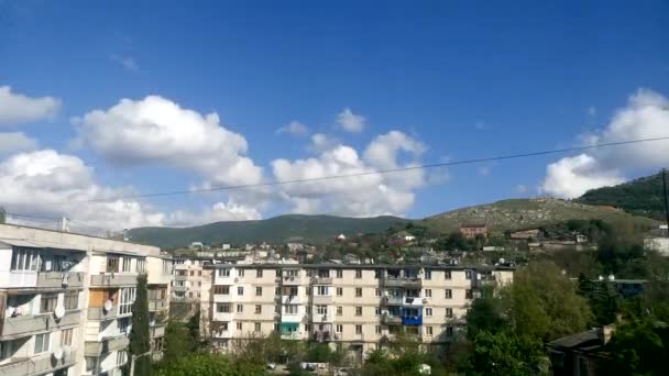 Tiempo vueltas cielo nube en ciudad — Vídeo de stock