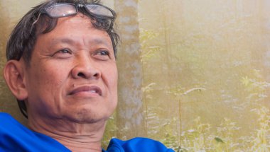 Asya ihtiyar dört gözle