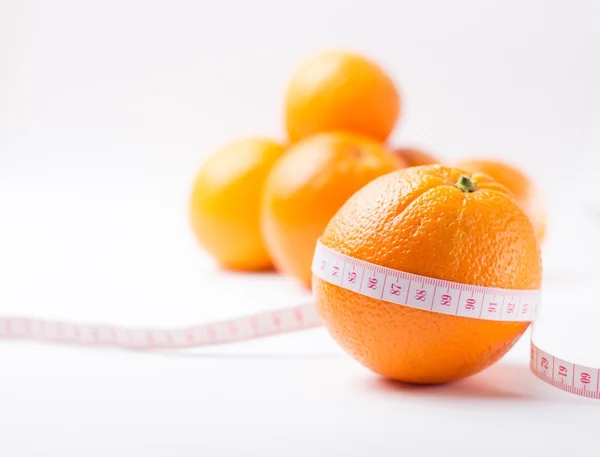 Turuncu şerit metre ile