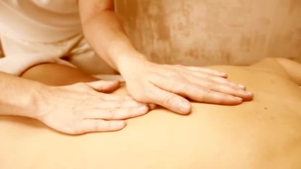 Vídeo Masaje Masaje Espalda Salón Spa Tratamientos Spa Mano Del — Vídeo de stock