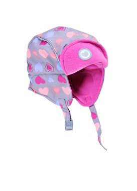 soğuk hava üzerinde beyaz izole için şapka