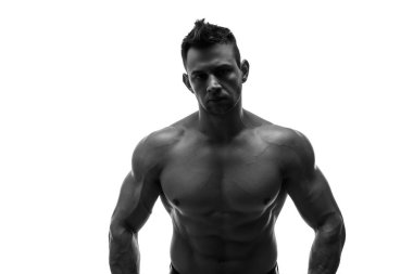 güzel ve güçlü genç adam.