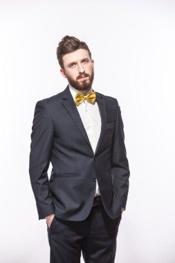 şık erkek takım, papyon ile başparmak yukarı sakallı