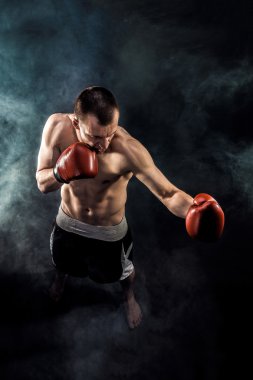 Kas kickbox veya muay Tay savaşçı duman Delme.