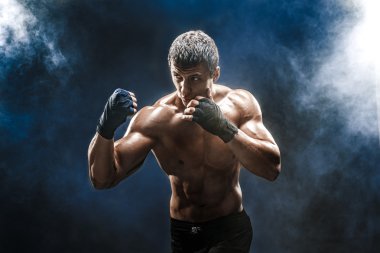 Kas kick-box veya muay Tay savaşçı duman Delme.