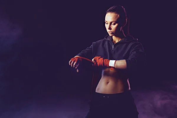 Boxeo mujer antes de la pelea — Foto de Stock