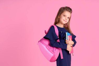 Okula geri dönüş konsepti Sevimli Conf 'un yarım portresi