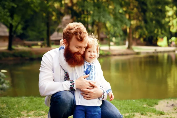 Ukrainian father and a son having fun — Φωτογραφία Αρχείου