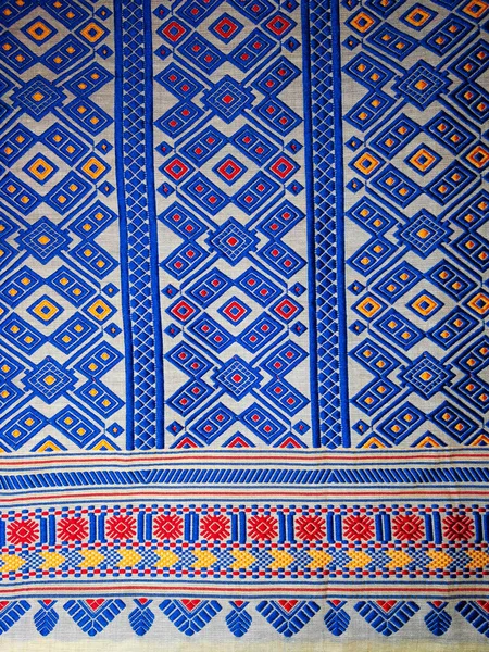 部落模式或民族模式被用来设计萨摩主题或萨摩的穆加丝绸 类似于乌克兰模式或俄国模式 — 图库照片