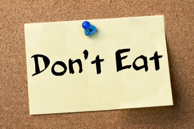 Eat - ilan panosu üzerinde pinned yapışkanlı etiket yok