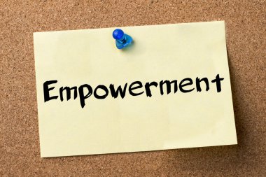 Güçlendirilmesi - yapışkanlı etiket bulletin board tutturulmuş.