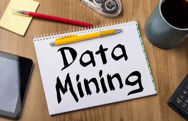 Mineração de dados - Almofada de notas com texto — Fotografia de Stock