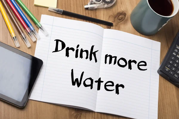 Pić więcej wody - Uwaga Pad z tekstem — Zdjęcie stockowe