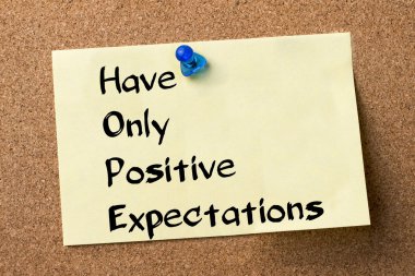 Sadece olumlu beklentiler umut var - yapışkanlı etiket tutturulmuş 