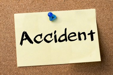 Kaza - yapışkanlı etiket bulletin board tutturulmuş.