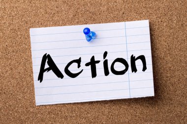 Eylem - kalçası not kağıdı bulletin board tutturulmuş.