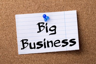 Büyük iş - kalçası not kağıdı bulletin board tutturulmuş.