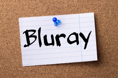 BluRay - kalçası not kağıdı bulletin board tutturulmuş.