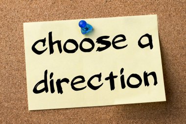 Yapışkanlı etiket bulletin board tutturulmuş bir yön - seçin