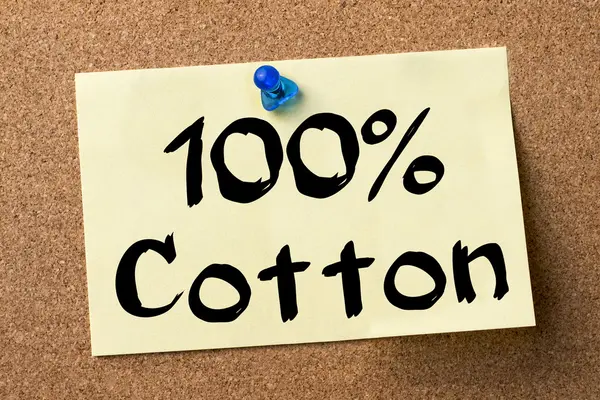 100% bawełna - nalepka przypięte na tablicy ogłoszeń — Zdjęcie stockowe
