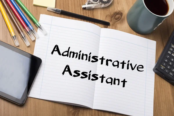 Administrativ assistent - anteckningsblock med Text — Stockfoto