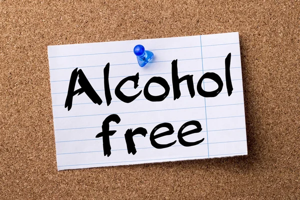 Libre de alcohol - papel de nota desgarrado fijado en el tablón de anuncios — Foto de Stock