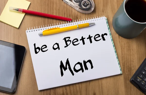 Ser um homem melhor - Almofada de notas com texto — Fotografia de Stock