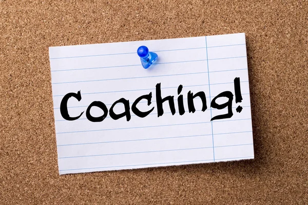 Coaching! - teared note paper pinned on bulletin board — Stock Photo, Image