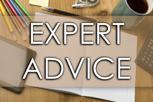EXPERT ADVICE - бизнес-концепция с текстом — стоковое фото