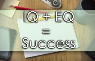 IQ ve Eq başarı - iş kavramı metin ile eşit