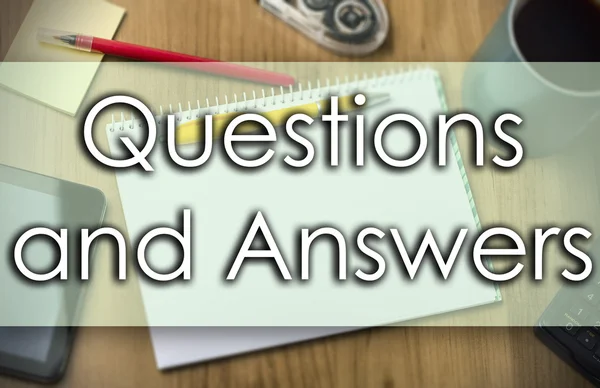 Questions and Answers - konsep bisnis dengan teks — Stok Foto