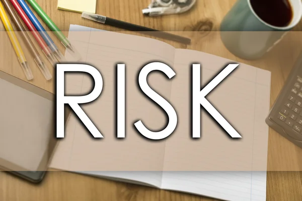 Risk - бізнес-концепція з текстом — стокове фото
