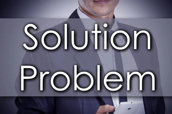 Rozwiązanie problemu - młody biznesmen z tekstem - biznes praktyczno — Zdjęcie stockowe