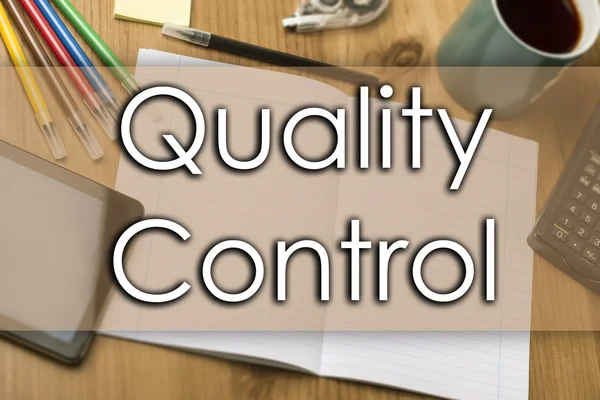 Controle de Qualidade - conceito de negócio com texto — Fotografia de Stock