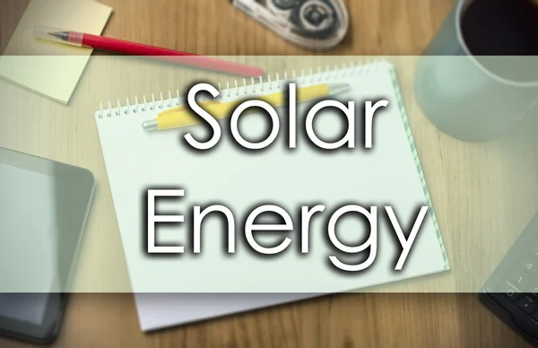 Energía solar - concepto de negocio con texto — Foto de Stock