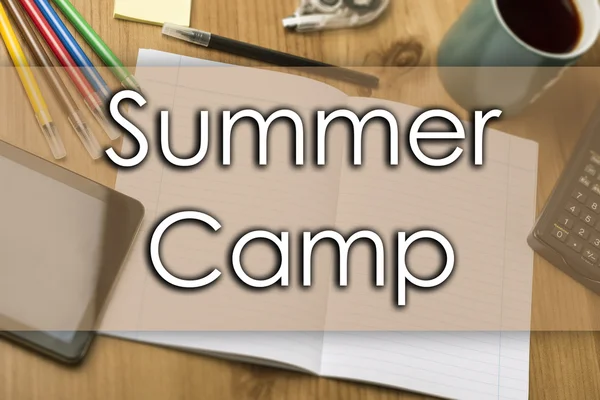 SUMMER CAMP - conceito de negócio com texto — Fotografia de Stock