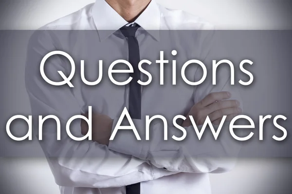 Perguntas e Respostas - Jovem empresário com texto - Negócios — Fotografia de Stock