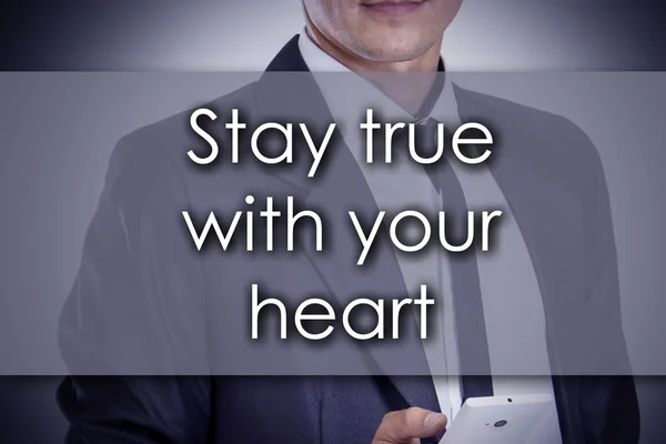 Mantenha-se fiel com seu coração - Jovem empresário com texto - busine — Fotografia de Stock