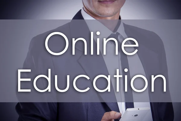 Online Education - молодий бізнесмен з текстом - бізнес-концепція — стокове фото