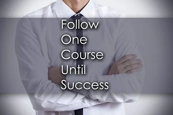 Volg een cursus tot succes Focus - jonge zakenman met t — Stockfoto