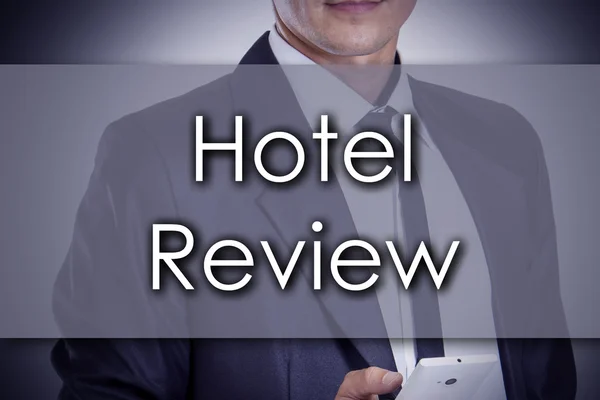 Hotel Review - Tânăr om de afaceri cu text - concept de afaceri — Fotografie, imagine de stoc