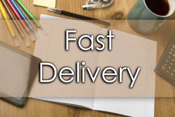 Fast Delivery - бізнес-концепція з текстом — стокове фото