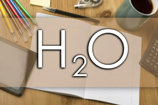 H2O - молекула води бізнес-концепція з текстом — стокове фото