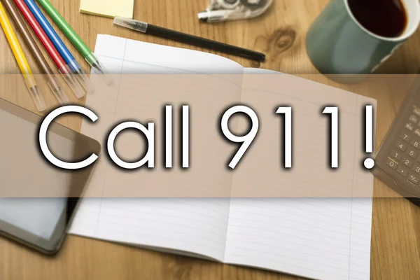 Зателефонуйте 911! бізнес-концепція з текстом — стокове фото